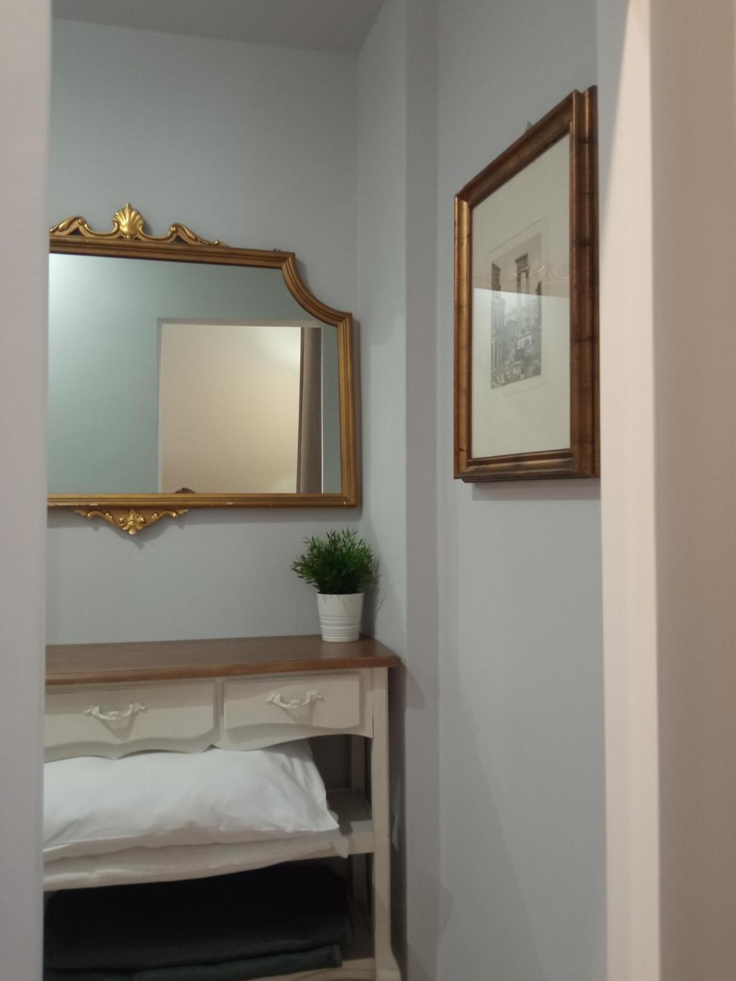 Fontana Di Trevi - Central Apartment In Рим Екстер'єр фото