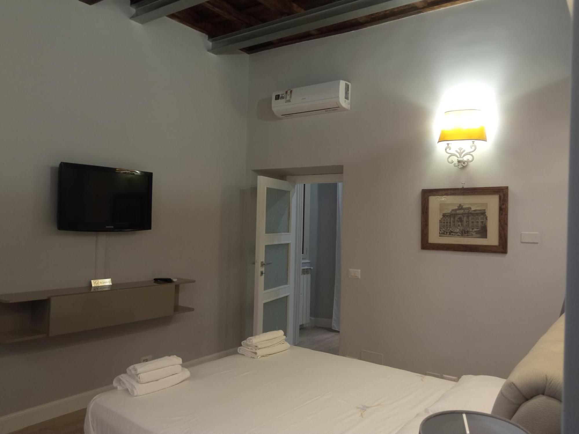 Fontana Di Trevi - Central Apartment In Рим Екстер'єр фото